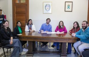 La Ministra de Mujeres y Diversidad Estela Díaz, firmó con el intendente Juan Luis Mancini un convenio.